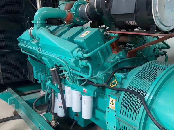 代县更换100kW柴油发电机组机油时，需要注意哪些事项？